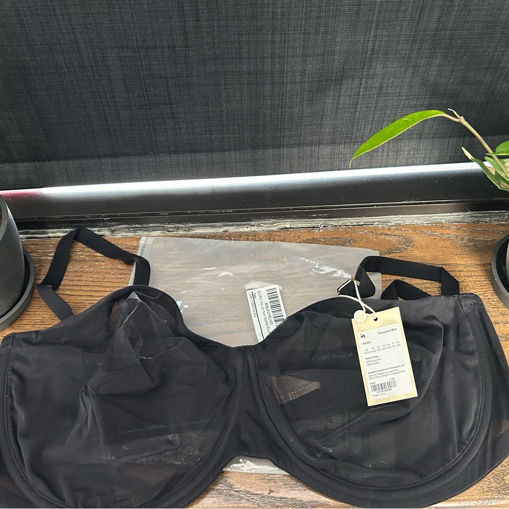 NWT Elegant Black Underwire Bra
